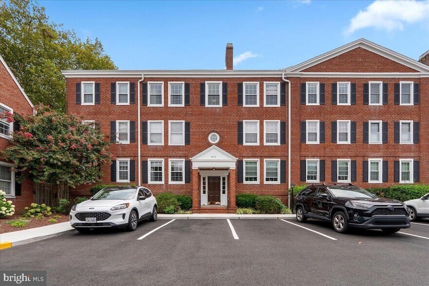 4812 30th St S, Unit C2 in Arlington, VA - Building Photo