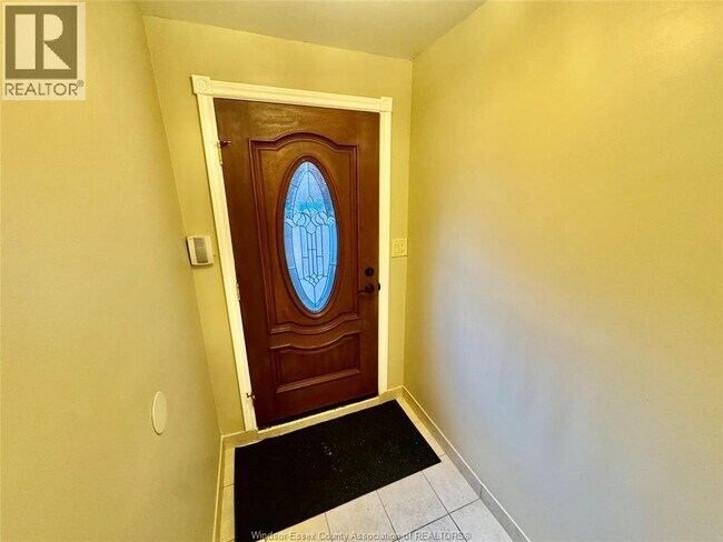 2580 Northway Ave in Windsor, ON - Building Photo - Building Photo