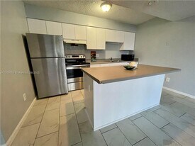 3985 W McNab Rd in Pompano Beach, FL - Building Photo
