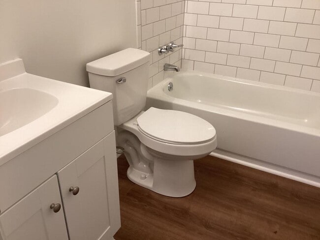 242 E 35th St in Buena Vista, VA - Building Photo - Building Photo