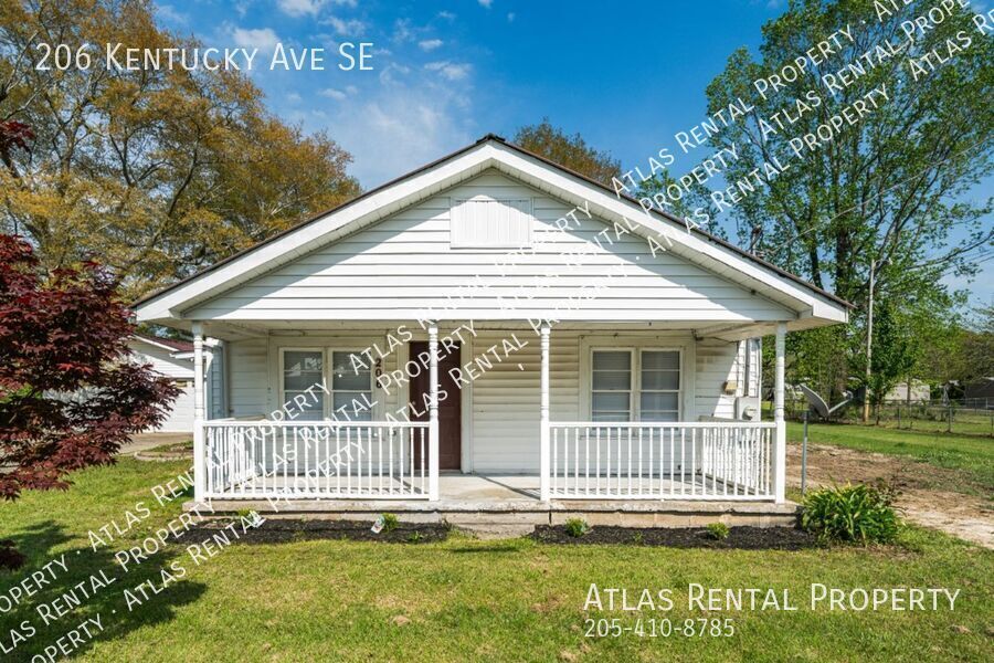 206 Kentucky Ave in Hanceville, AL - Building Photo