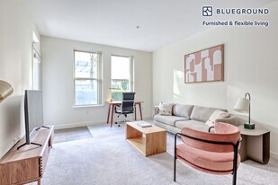 11000 NE 10th St in Bellevue, WA - Building Photo