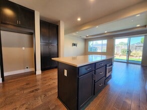 1615 Brandee Ln in Santa Rosa, CA - Building Photo - Building Photo