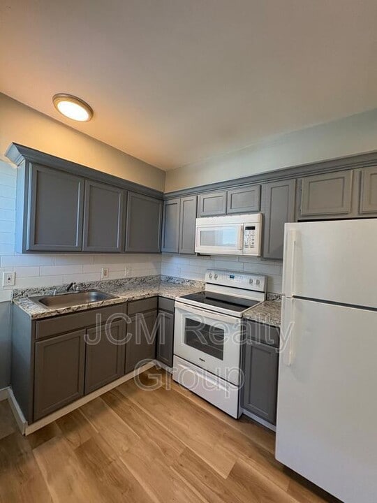 56 Johnson St in Lynn, MA - Building Photo