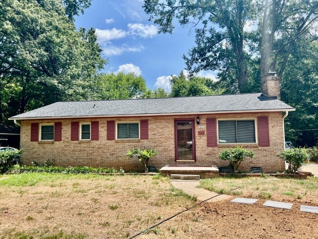 323 Frank Dr in Charlotte, NC - Building Photo - Building Photo