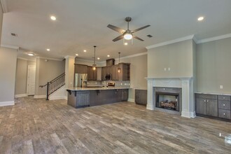 1817 Ashley Hall Way in Tallahassee, FL - Building Photo - Building Photo