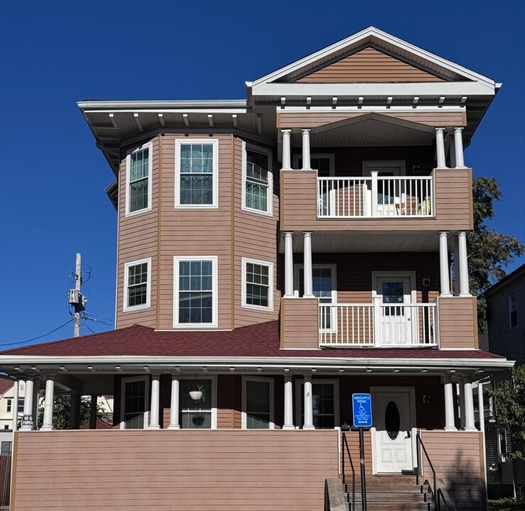 3 Hitchcock Rd in Worcester, MA - Building Photo