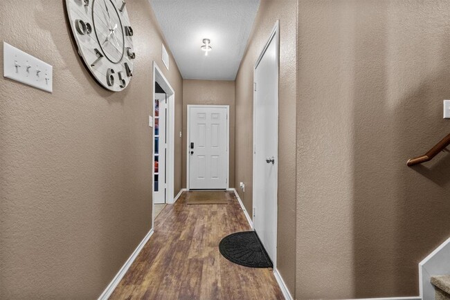 5205 Cressler Ln in Jarrell, TX - Building Photo - Building Photo