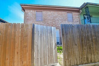 830 Threadneedle St in Houston, TX - Building Photo - Building Photo