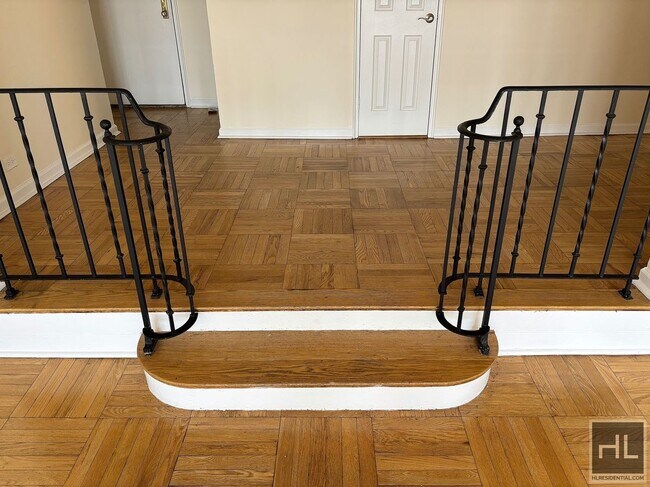 GRAND CONCOURSE, Unit 9J in Bronx, NY - Building Photo - Building Photo