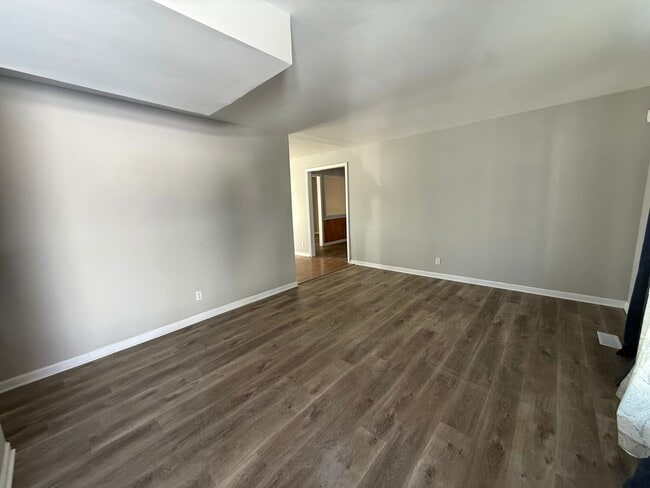 719 Surrey Dr in Streamwood, IL - Building Photo - Building Photo