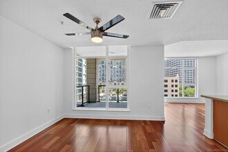 1205 Pacific Hwy, Unit 704 in San Diego, CA - Building Photo - Building Photo