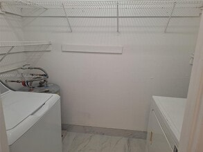 12831 SW 43rd Dr in Miami, FL - Building Photo - Building Photo