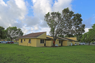 Pine Island I & II in Homestead, FL - Building Photo - Building Photo