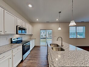 3204 Brierhill Rd in New Hill, NC - Foto de edificio - Building Photo