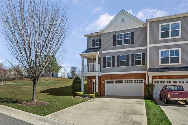 property at 570 Abbey Village Cir