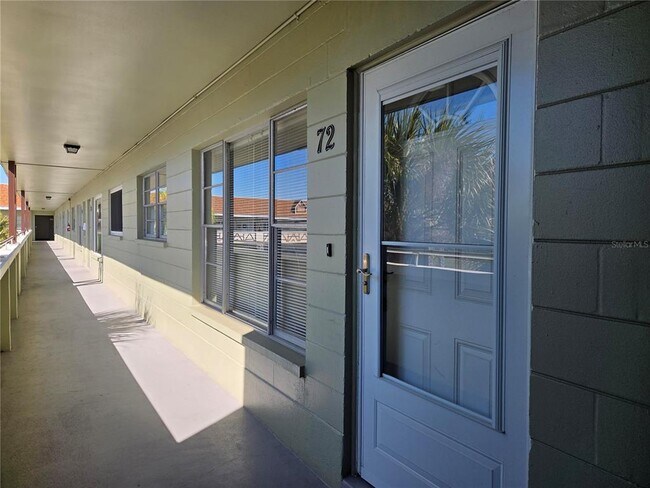 2448 Columbia Dr in Clearwater, FL - Building Photo - Building Photo