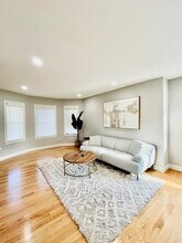 28 Metcalf St in Medford, MA - Building Photo - Building Photo