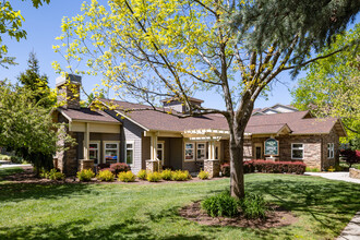 Oak Park Village in Boise, ID - Building Photo - Building Photo