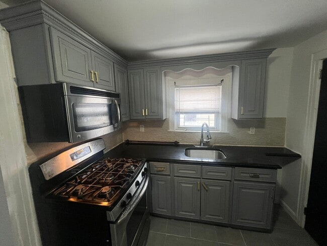 property at 204-15 115th Ave