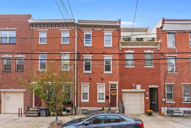 property at 1528 Bainbridge St