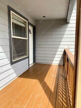1697 NE Lotus Dr in Bend, OR - Building Photo - Building Photo