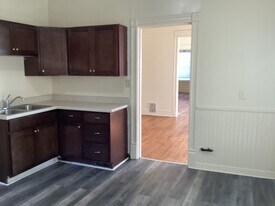 2477 N Richards St in Milwaukee, WI - Building Photo