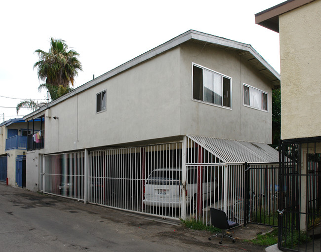 1309 N Grove Ave in Ontario, CA - Building Photo - Building Photo