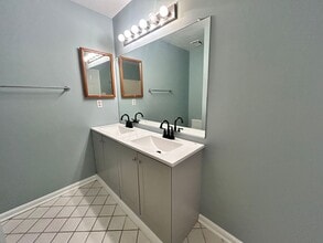 1877 John Brown Ln in Virginia Beach, VA - Building Photo - Building Photo