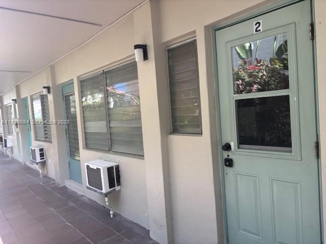 921 Meridian Ave in Miami Beach, FL - Building Photo - Building Photo