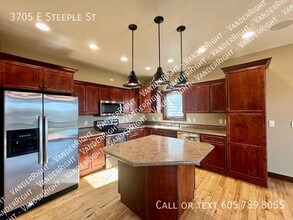 3705 E Steeple St in Sioux Falls, SD - Building Photo - Building Photo