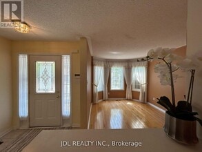 14 Redbud St in Markham, ON - Building Photo - Building Photo