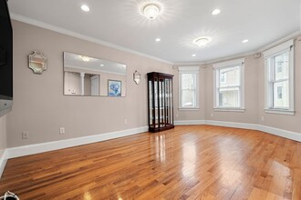 83 Marion St in Somerville, MA - Foto de edificio - Building Photo