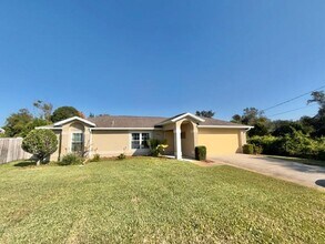 2471 Oleander Rd in DeLand, FL - Building Photo - Building Photo