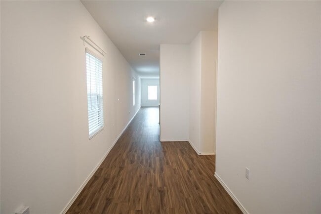 14201 Lyndora Ln in Pflugerville, TX - Building Photo - Building Photo