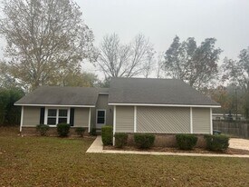 103 Chickasaw Rd in Enterprise, AL - Building Photo