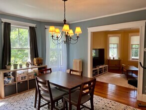 52 Mt Vernon St, Unit 1 in Arlington, MA - Foto de edificio - Building Photo
