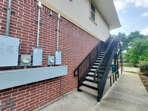 501 E Davis St in Conroe, TX - Building Photo - Building Photo