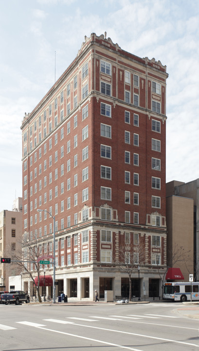 Georgian Place in Lincoln, NE - Building Photo