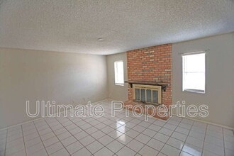 2808 W Orangewood Ave in Phoenix, AZ - Building Photo - Building Photo
