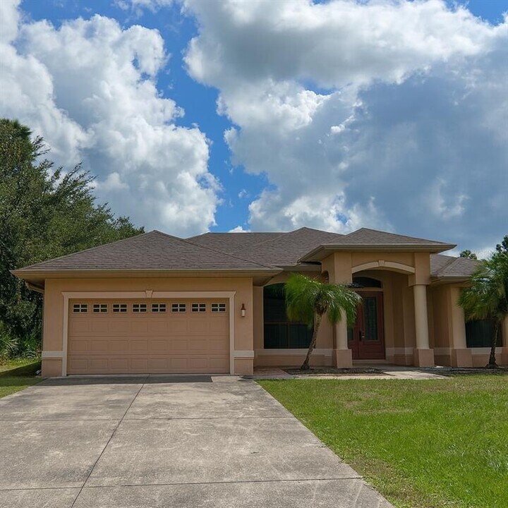 3308 N Cranberry Blvd in North Port, FL - Foto de edificio