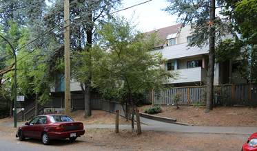 The Roslyn Apartments in Vancouver, BC - Building Photo - Building Photo