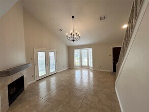 7761 High Village Dr in Houston, TX - Building Photo - Building Photo