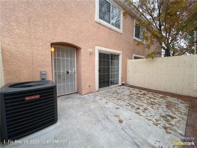8461 Blazing Sun Ave in Las Vegas, NV - Building Photo - Building Photo