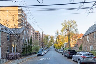 5425 Valles Ave in Riverdale, NY - Building Photo - Building Photo