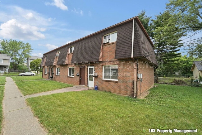 1577 Briarwood Ave in Columbus, OH - Building Photo - Building Photo