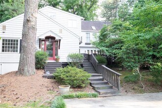 776 Valley Brook Rd in Decatur, GA - Building Photo - Building Photo