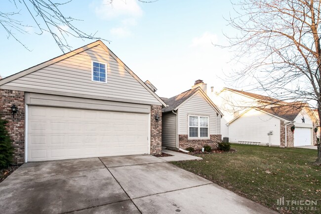 10362 Corinth Way in Avon, IN - Building Photo - Building Photo