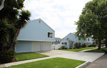 410 S Freeman St in Oceanside, CA - Foto de edificio - Building Photo