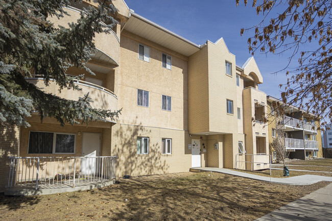 Crescent Heights in Calgary, AB - Building Photo - Building Photo